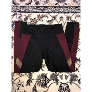 Betsy Johnson crop yoga pants